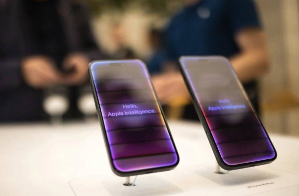 国汇策略 苹果AI困局如何解？分析师呼吁重磅收购：学扎克伯格抢人才